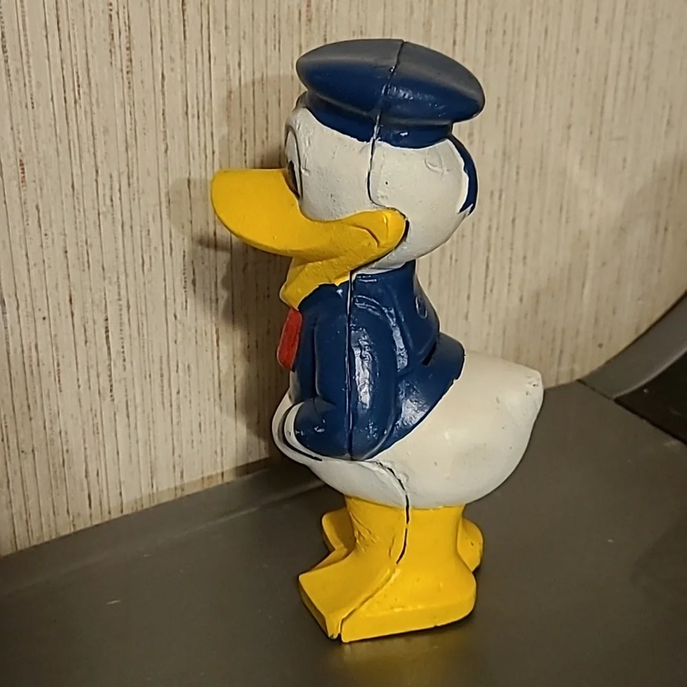 Vintage Donald Duck Cast Iron Bank - Picture 6 of 8